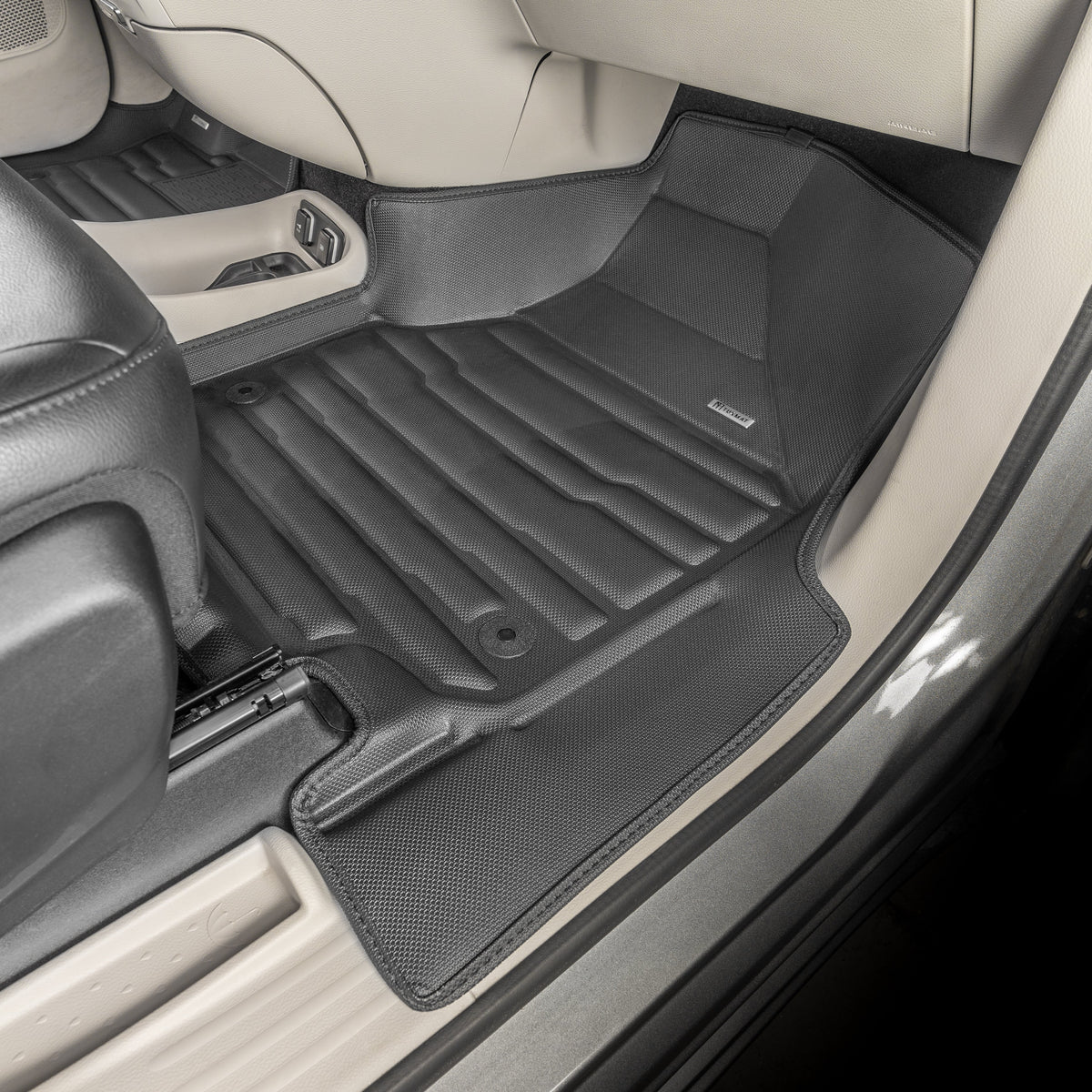 Chrysler Pacifica 8-Seater Limited